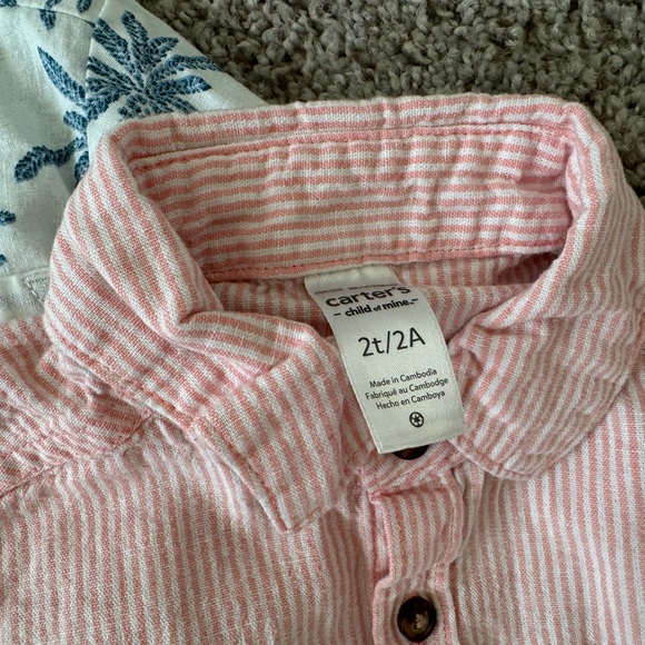 Toddler Boy’s Carters Button Downs - Picture 2 of 3
